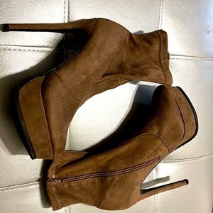 Fashion Nova Platform Stilleto Ankle Boots Size 7